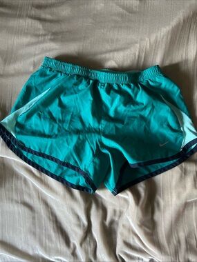 Nike Shorts Womens Small Green Mesh Nylon Running Training Active Swoosh Dri Fit